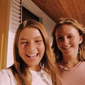 Meet your Posher, Mia